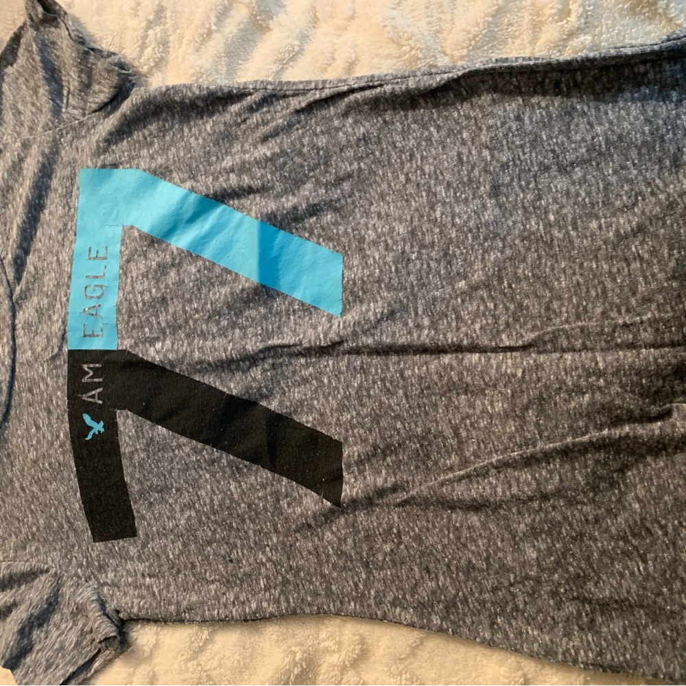 American Eagle Gray Graphic Tee